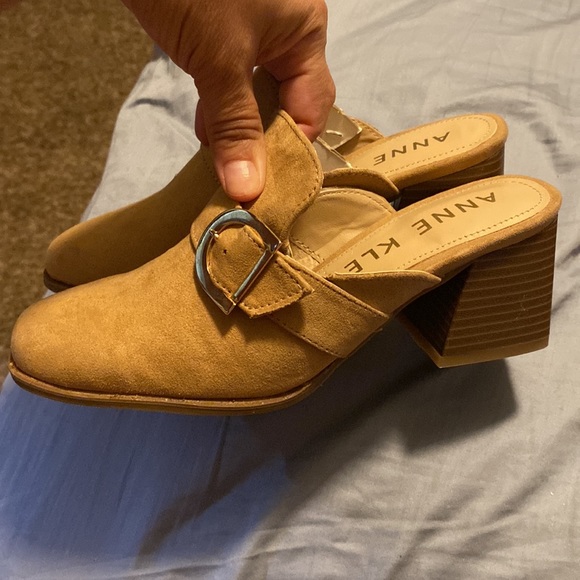 Anne Klein Women's Isha Clog, Natural, size 5.5 - Picture 10 of 10